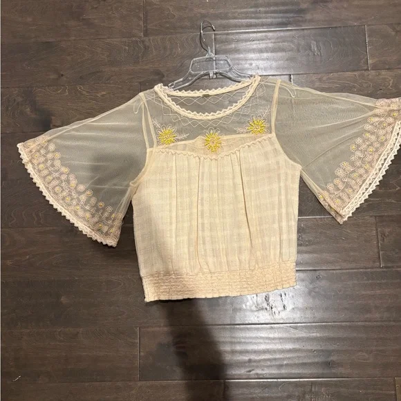 Free People 100% Cotton Boho Ivory Floral Embroidered Beaded Top - Picture 5 of 7